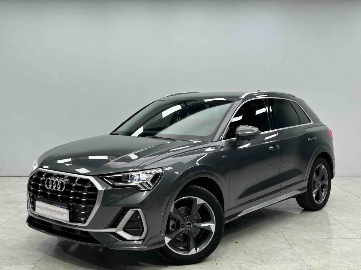 Audi Q3 2022 car image 