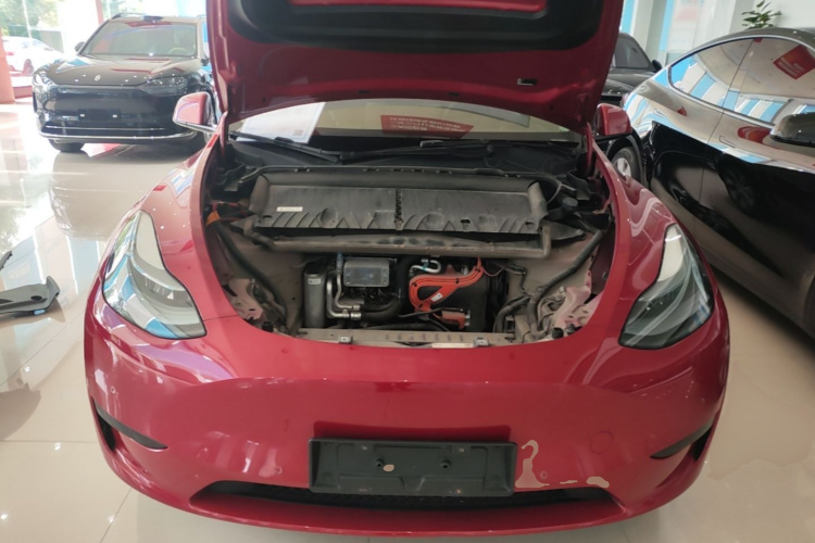 Tesla Model Y 2023 car image #20