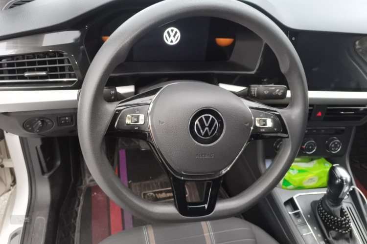 Volkswagen Lavida 2021 car image #12
