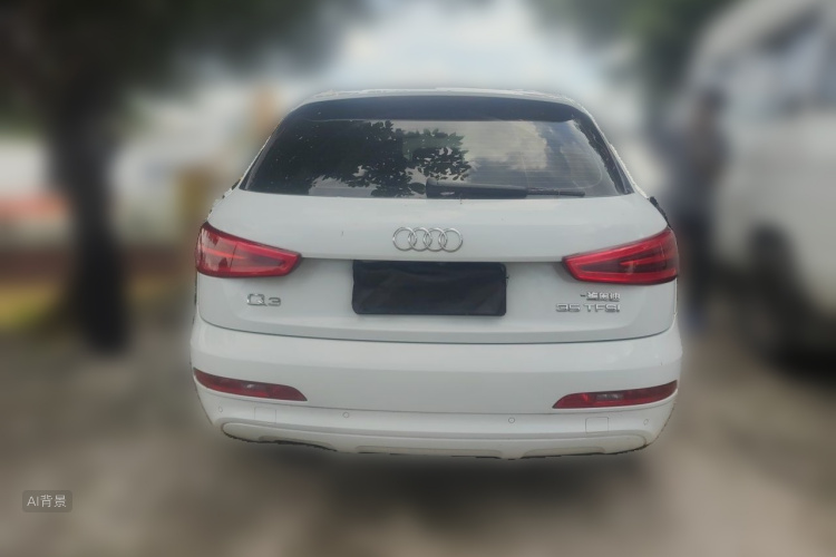 Audi Q3 2015 car image #6