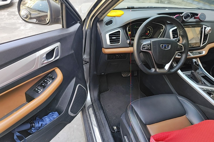 GEELY Vision X6 2018 immagine di auto #18