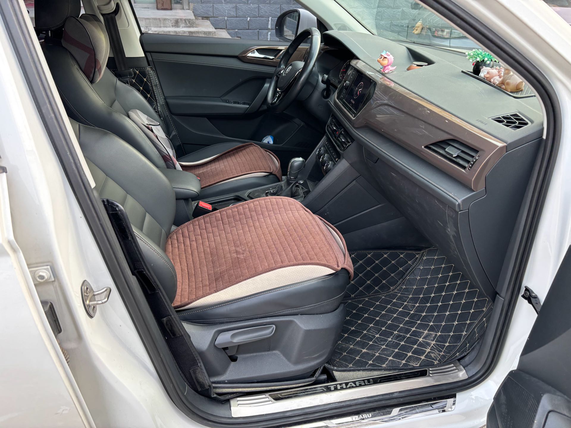 2019 car image #5