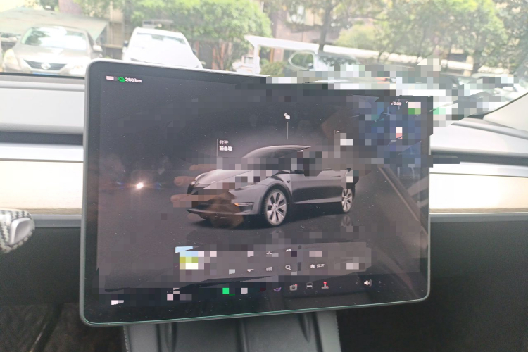 Tesla Model Y 2023 car image #16