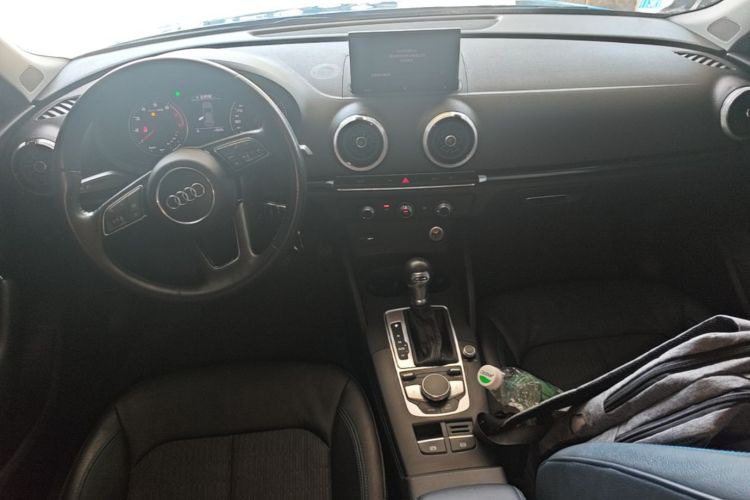 Audi A3 2018 imagen de coche #10