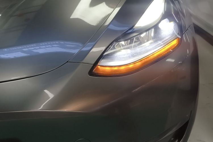 Tesla Model Y 2024 car image #23