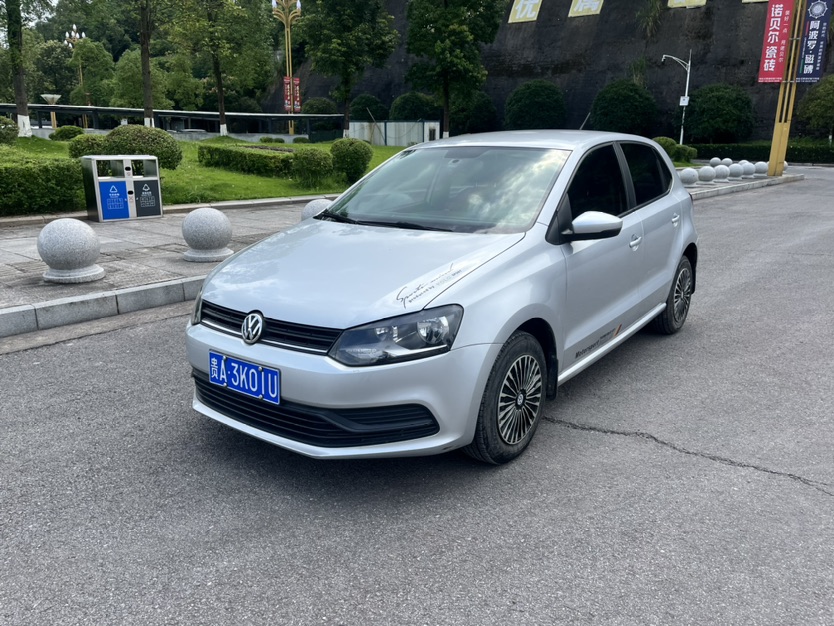 Volkswagen Polo 2015 Volkswagen Polo 2015 car image