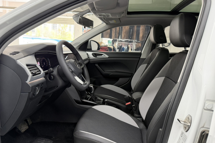 Volkswagen Tacqua 2021 car image #23