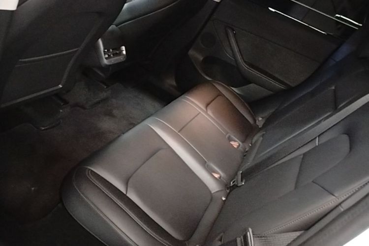 Tesla Model Y 2022 #17 Tesla Model Y 2022 car image #17