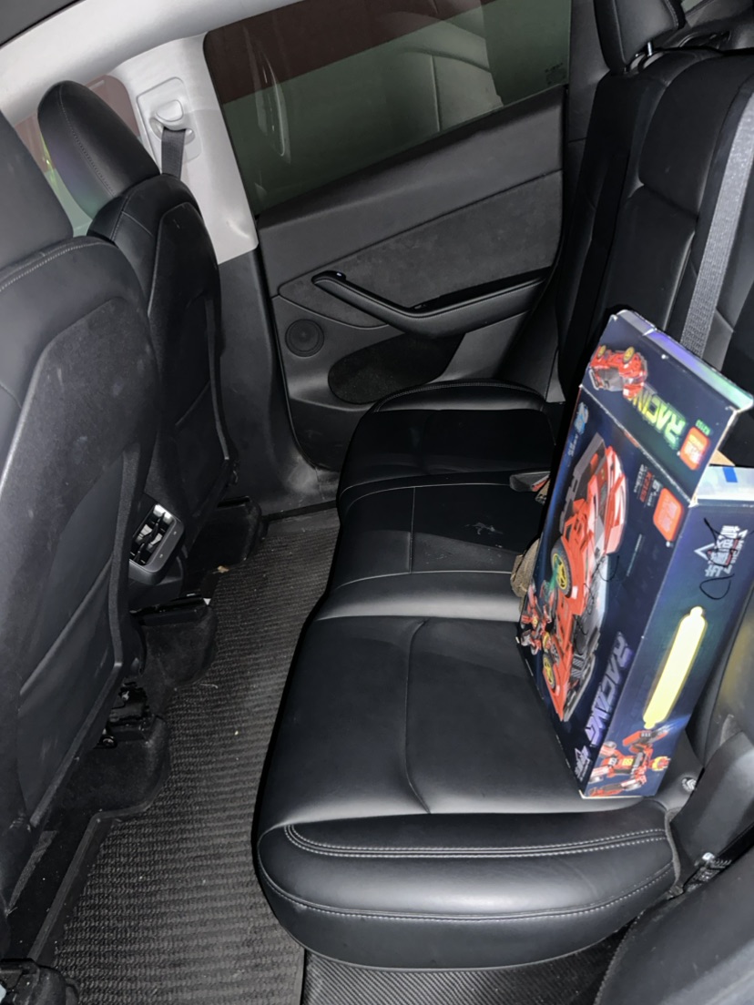 Tesla Model Y 2023 #5 Tesla Model Y 2023 car image #5