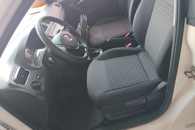 Volkswagen Polo 2018 imagen de coche #15