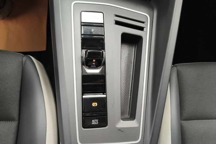 Volkswagen Golf 2021 car image #14
