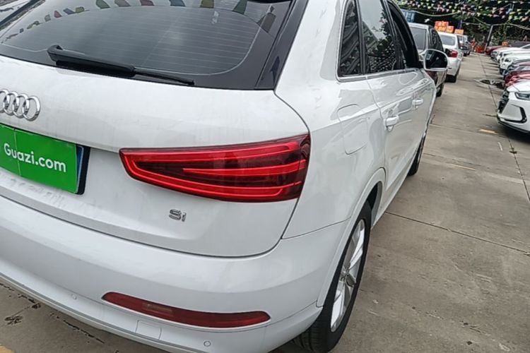 Audi Q3 2016 car image #8