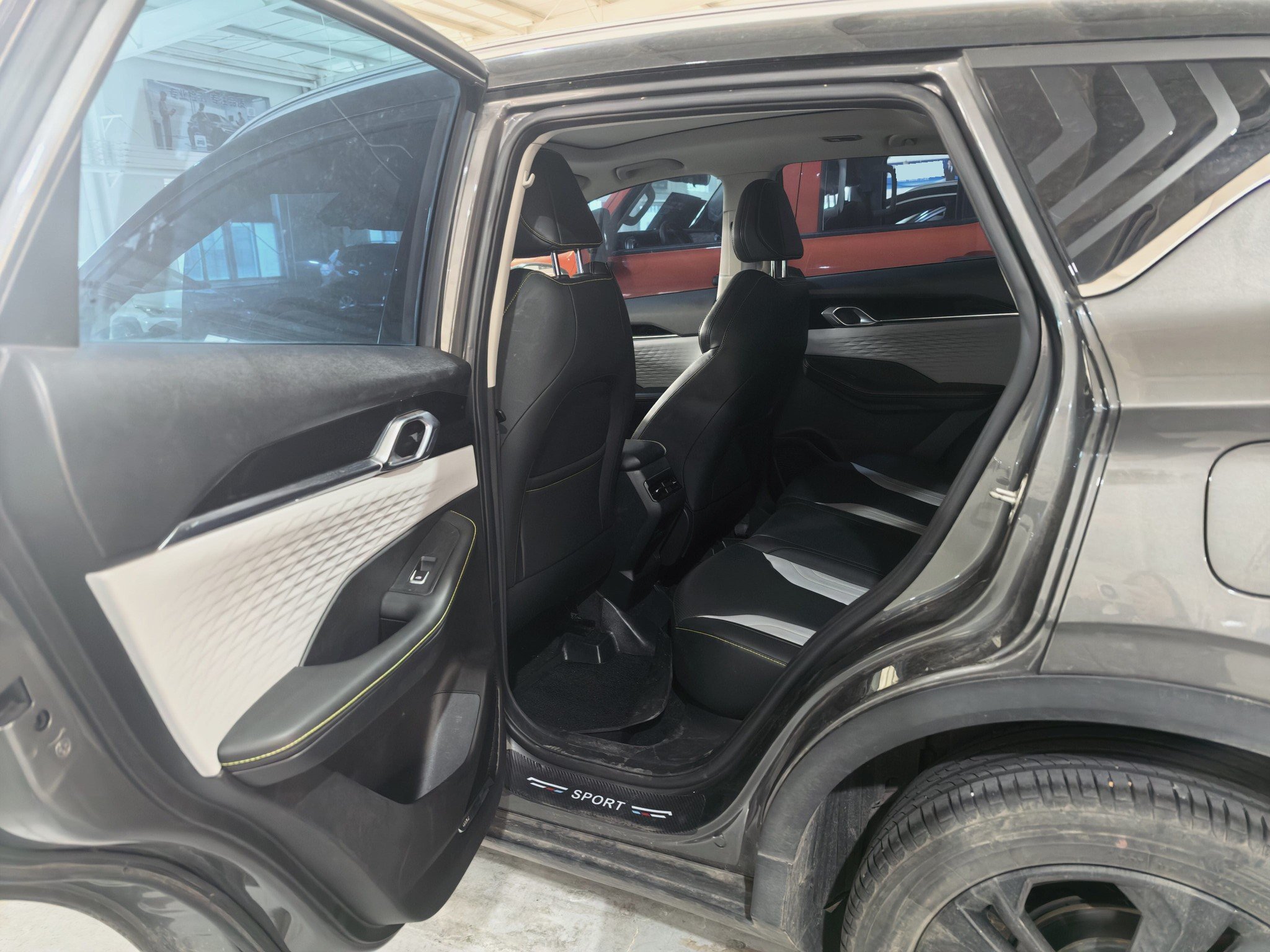 GEELY Coolray 2024 immagine di auto #6