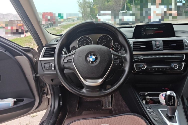BMW 3 Series 2018 car image #15