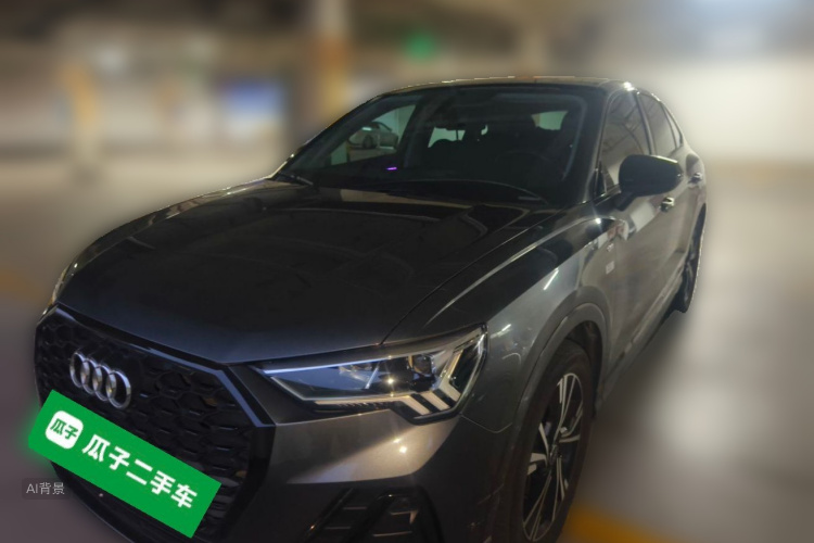 Audi Q3 2022 car image #2