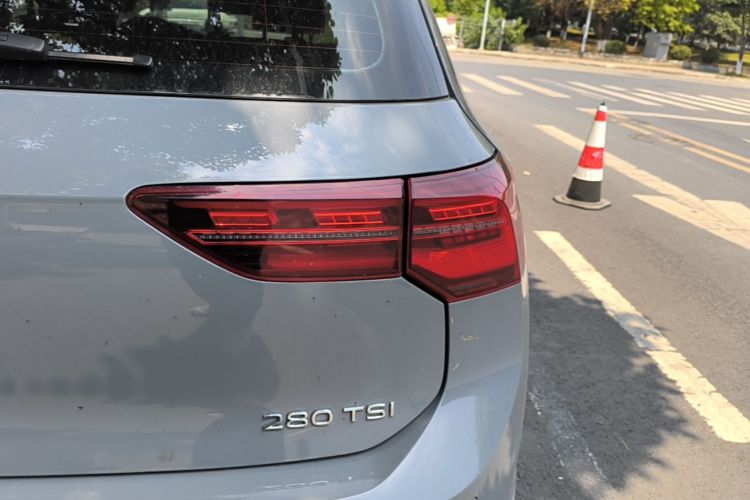 Volkswagen Golf 2024 car image #8