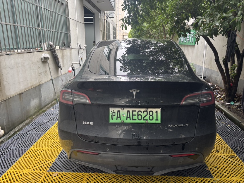 Tesla Model Y 2021 #6 Tesla Model Y 2021 car image #6