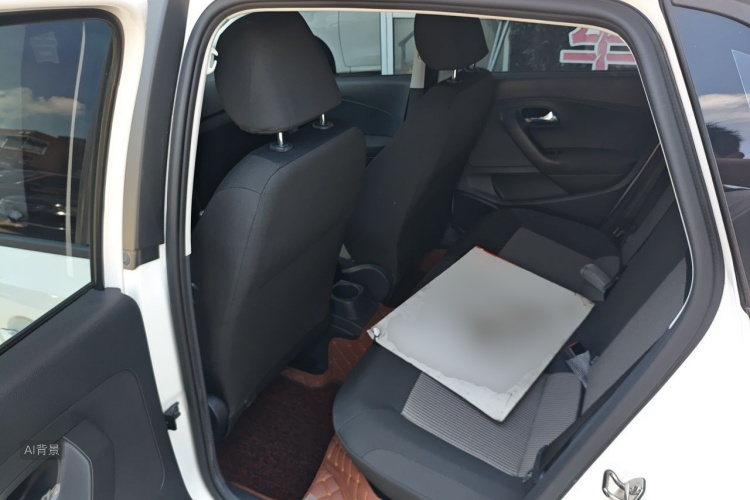 Volkswagen Polo 2018 car image #19