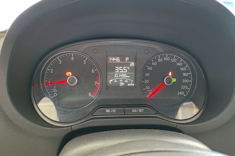 Volkswagen Polo 2018 car image #12