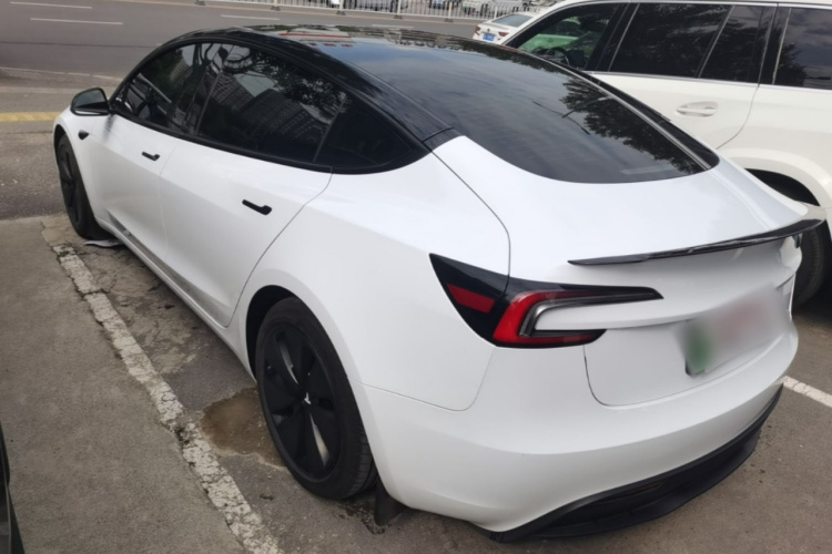 Tesla Model 3 2025 car image #5