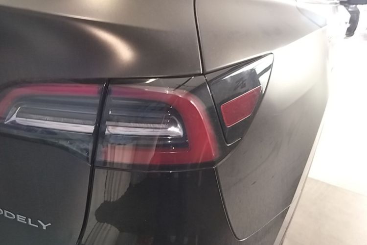 Tesla Model Y 2023 #8 Tesla Model Y 2023 car image #8