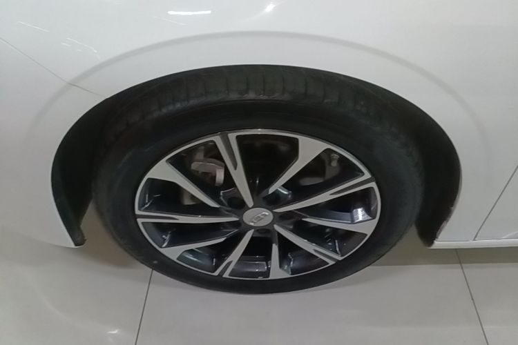 GEELY Emgrand 2024 car image #9