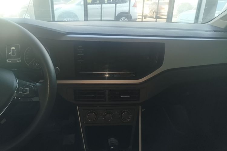 Volkswagen Polo 2022 car image #17