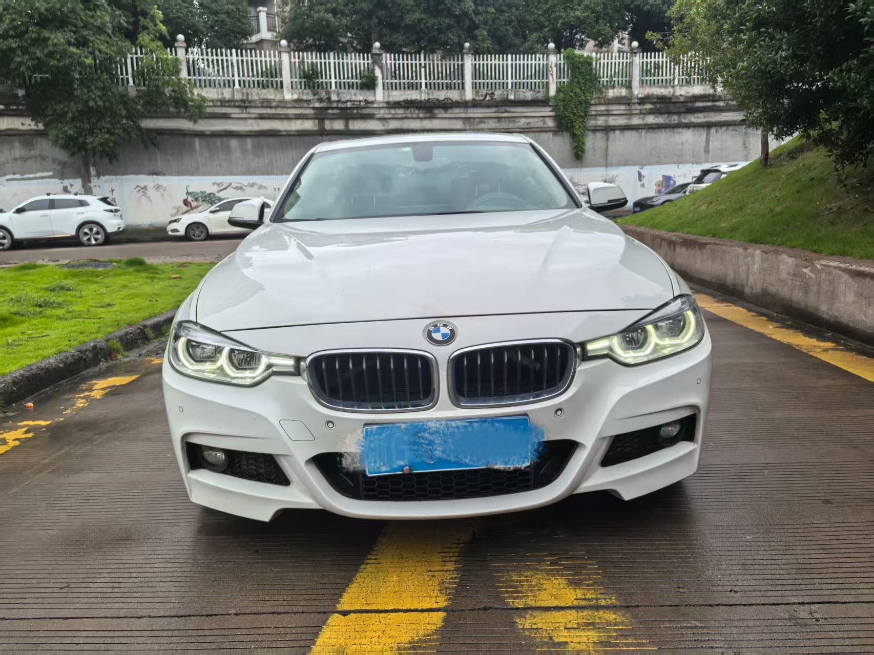 BMW 3 Series 2019 car image 