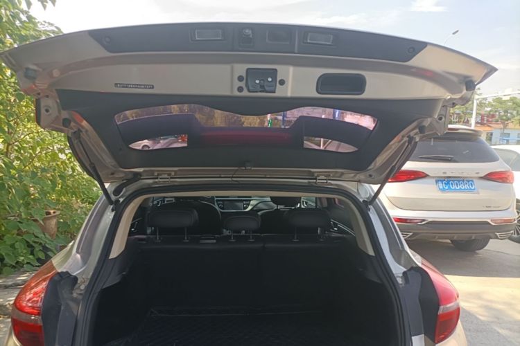 GEELY Emgrand GS 2018 car image #19