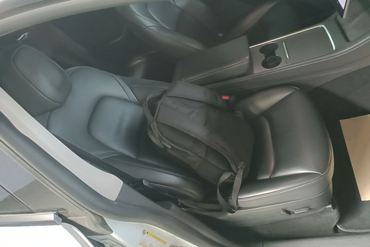 Tesla Model Y 2022 car image #24