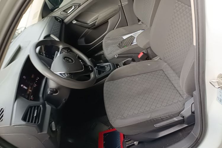 Volkswagen T-Cross 2023 #19 Volkswagen T-Cross 2023 car image #19