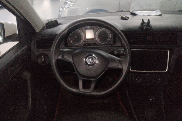 Volkswagen Santana 2019 صورة سيارة #11