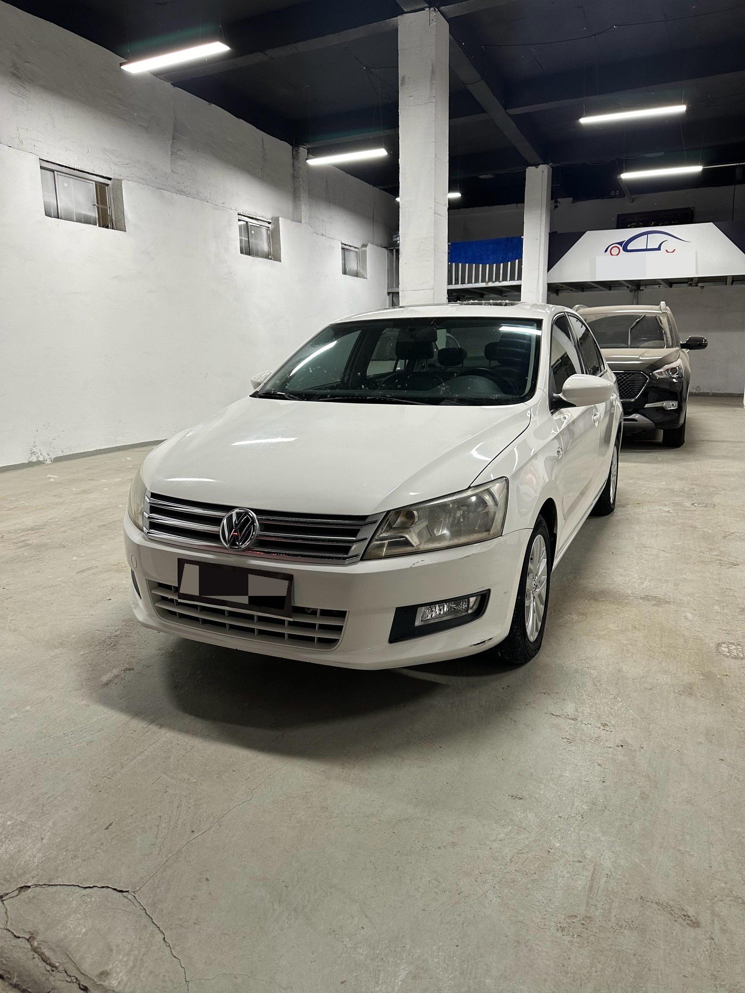 Volkswagen Santana 2014 car image 