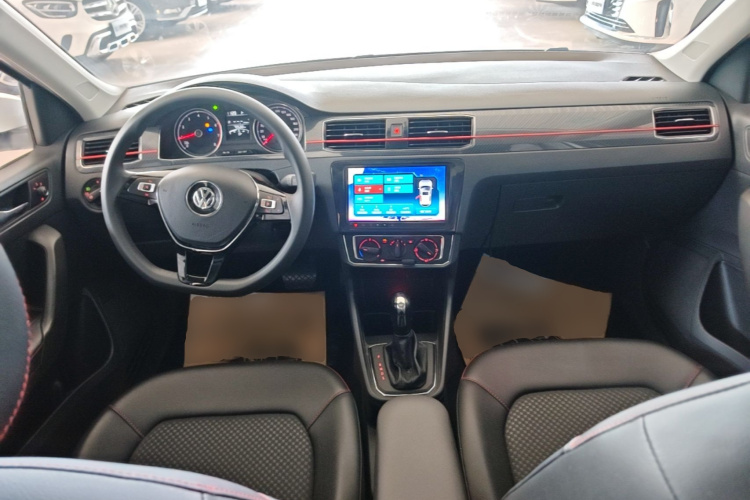 Volkswagen Santana 2017 car image #10