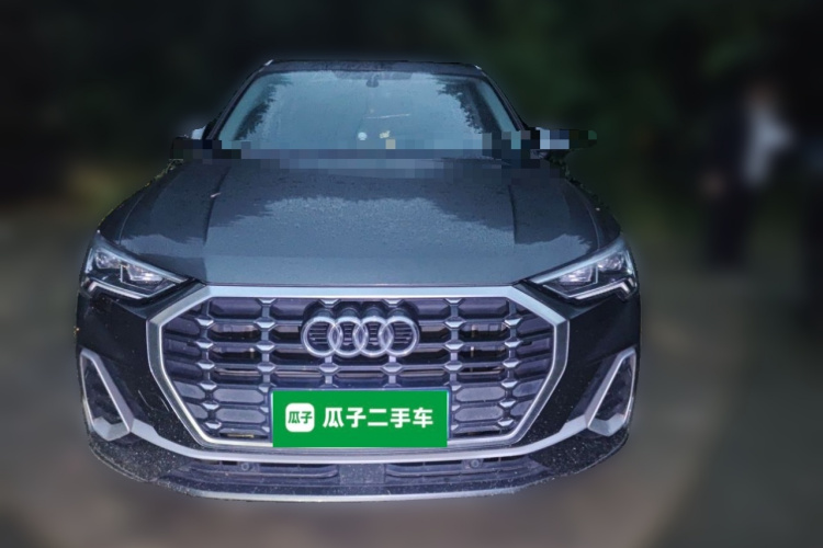 Audi Q3 2022 car image #3