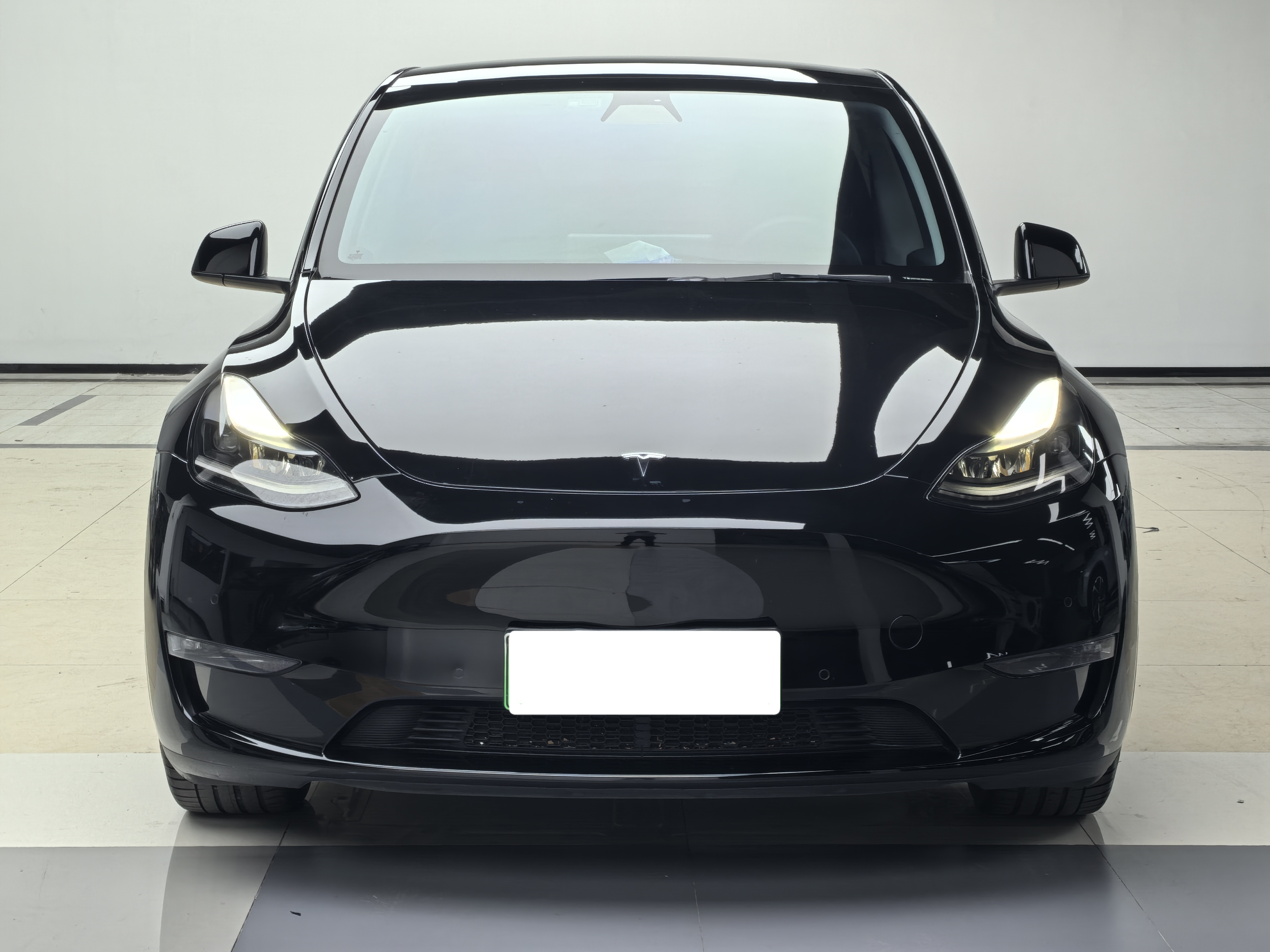 Tesla Model Y 2021 car image #4