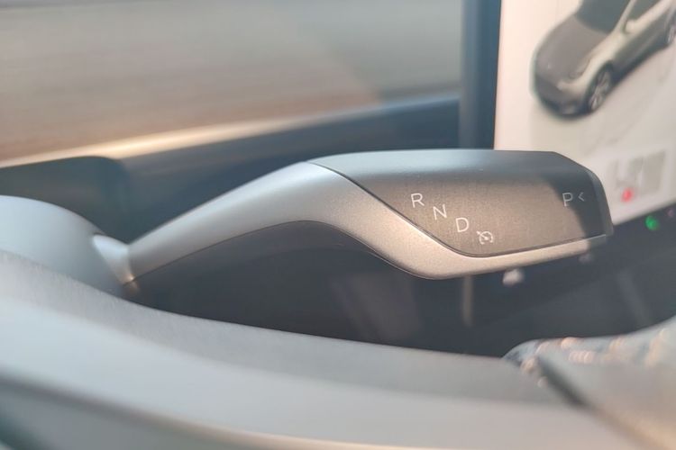 Tesla Model Y 2022 #14 Tesla Model Y 2022 car image #14