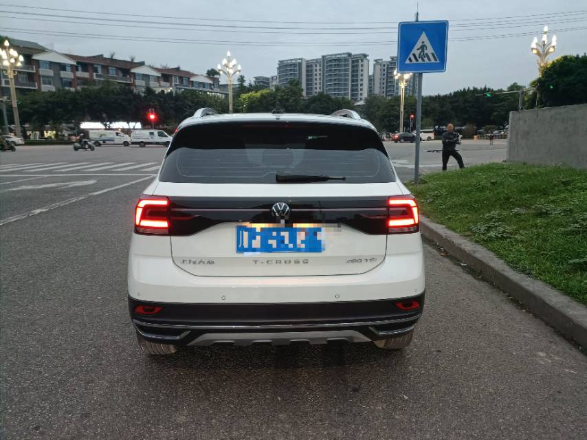 Volkswagen T-Cross 2021 #7 Volkswagen T-Cross 2021 صورة سيارة #7