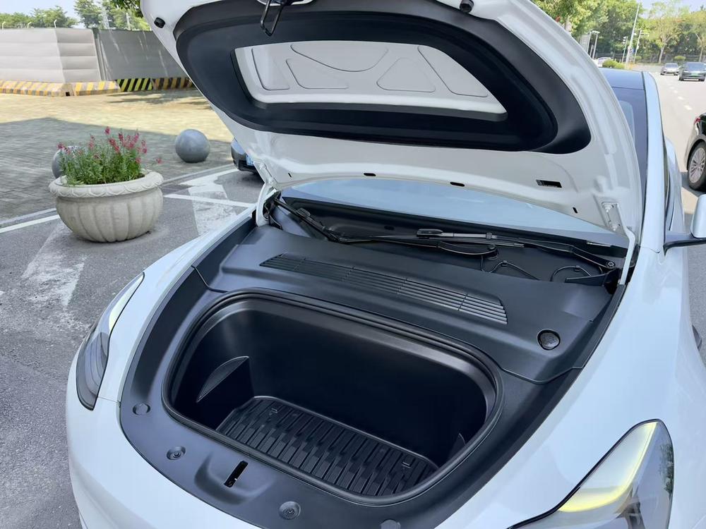 Tesla Model Y 2021 #20 Tesla Model Y 2021 car image #20
