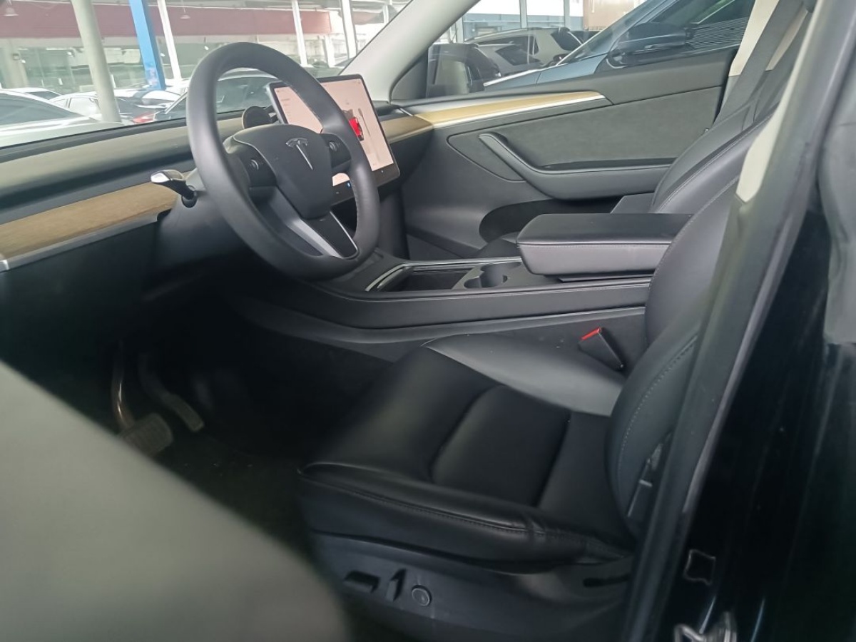 Tesla Model Y 2022 #2 Tesla Model Y 2022 car image #2