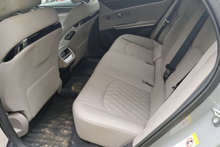 BYD Han 2025 car image #17