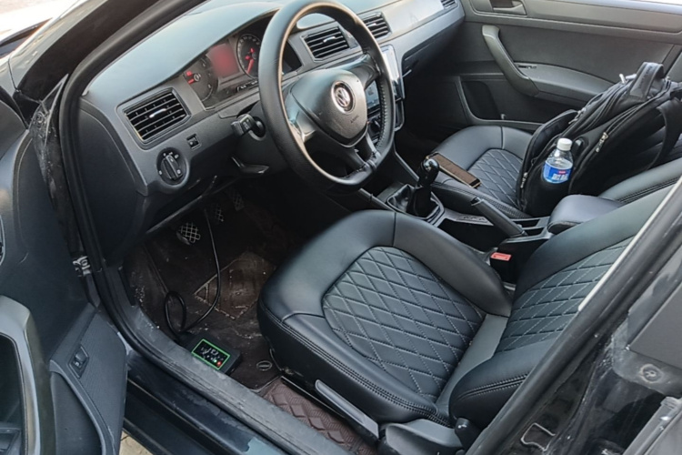 Volkswagen Santana 2018 car image #15