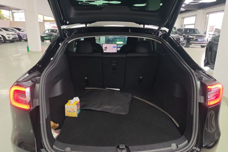 Tesla Model Y 2023 #19 Tesla Model Y 2023 car image #19