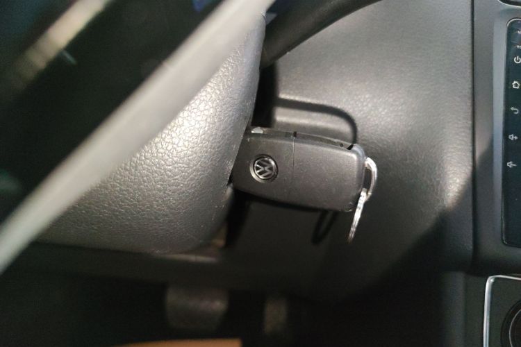 Volkswagen Polo 2016 car image #14