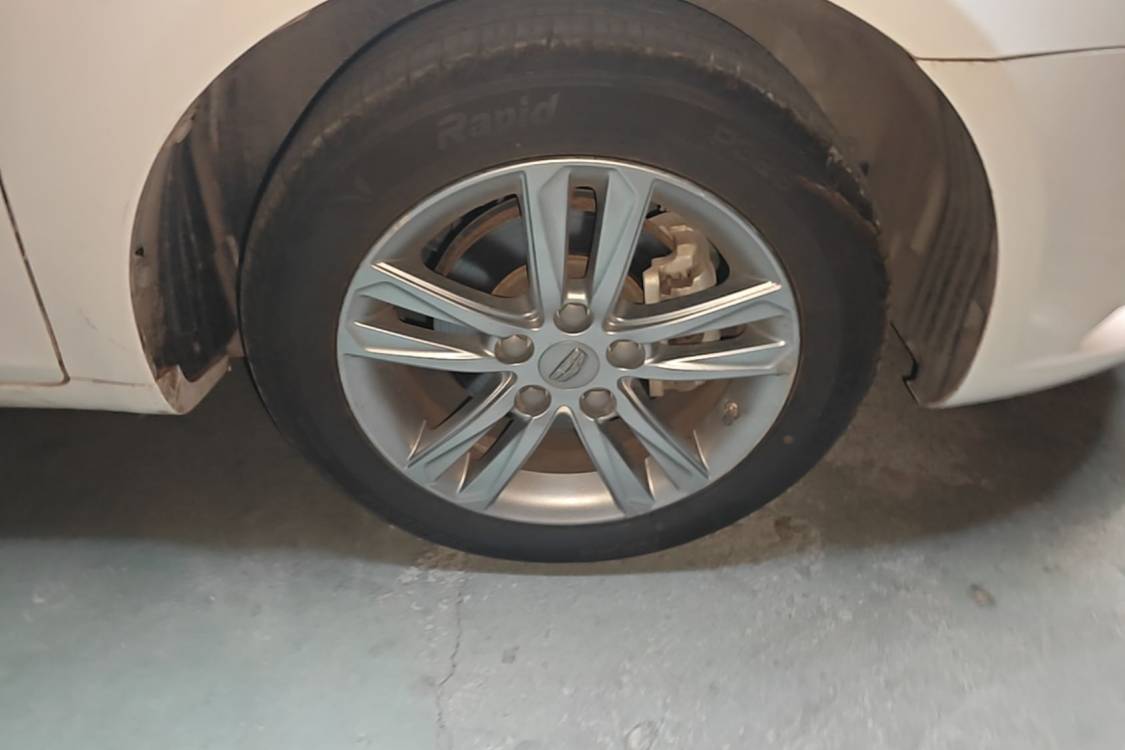 GEELY Emgrand 2017 car image #9