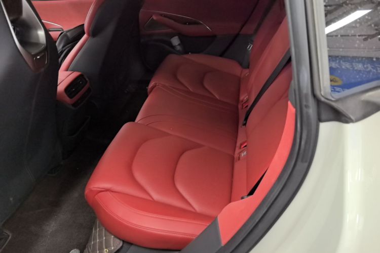 MI SU7 2025 car image #13
