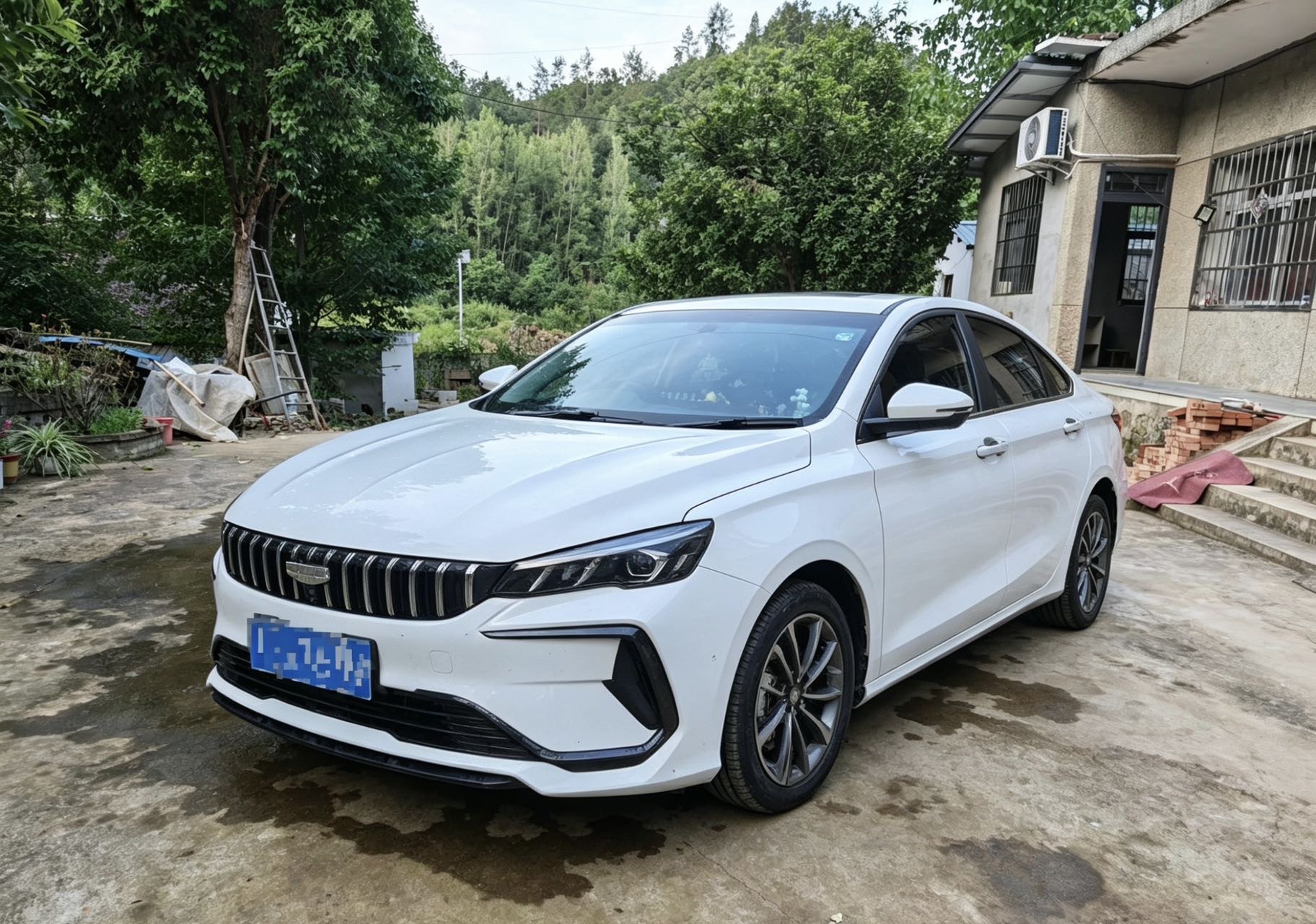 GEELY Binray 2024 immagine di auto 
