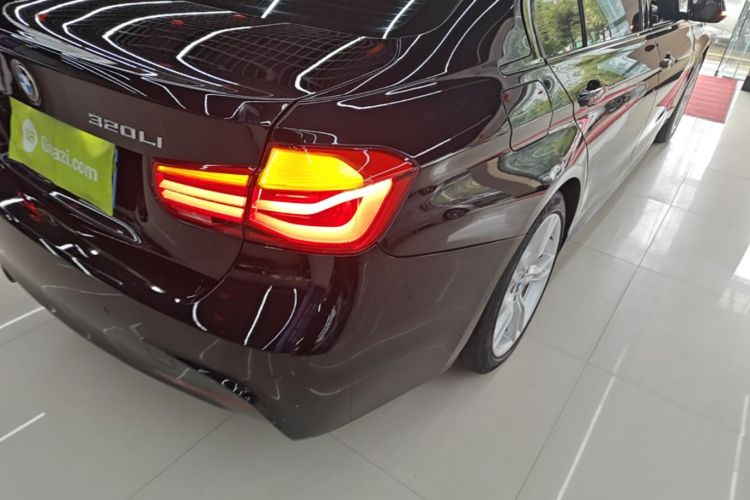 BMW 3 Series 2018 #8 BMW 3 Series 2018 car image #8