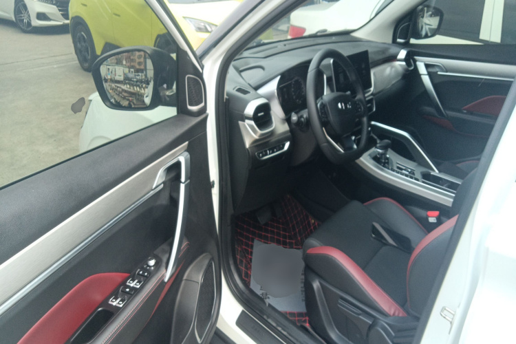 GEELY Coolray 2022 car image #12