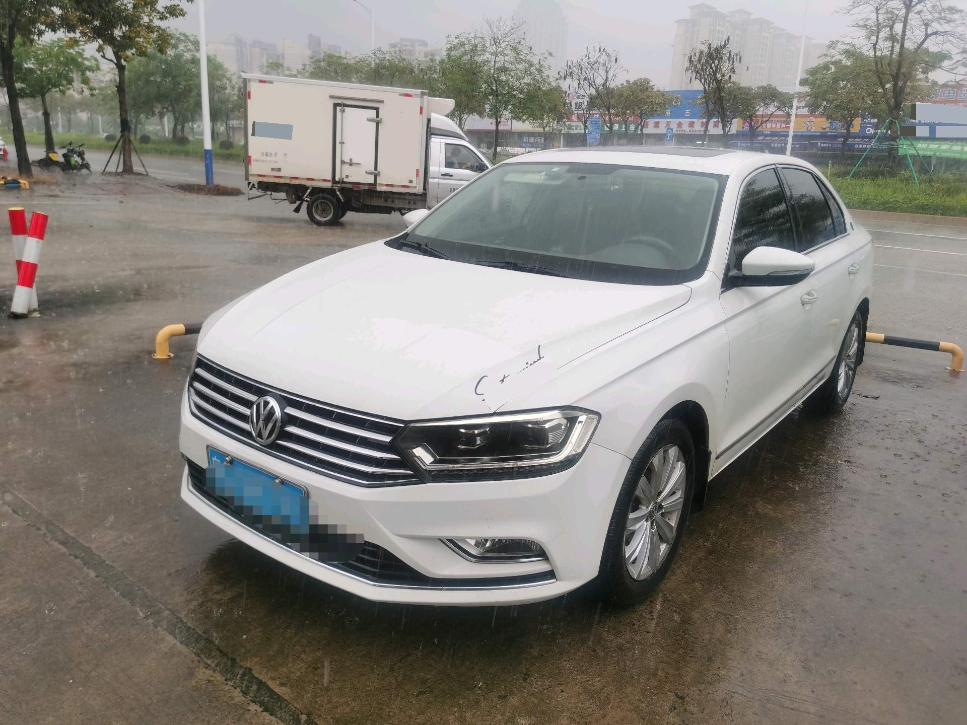 Volkswagen Bora 2016 car image 
